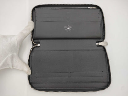 LOUIS VUITTON Taiga Zippy Organizer Wallet