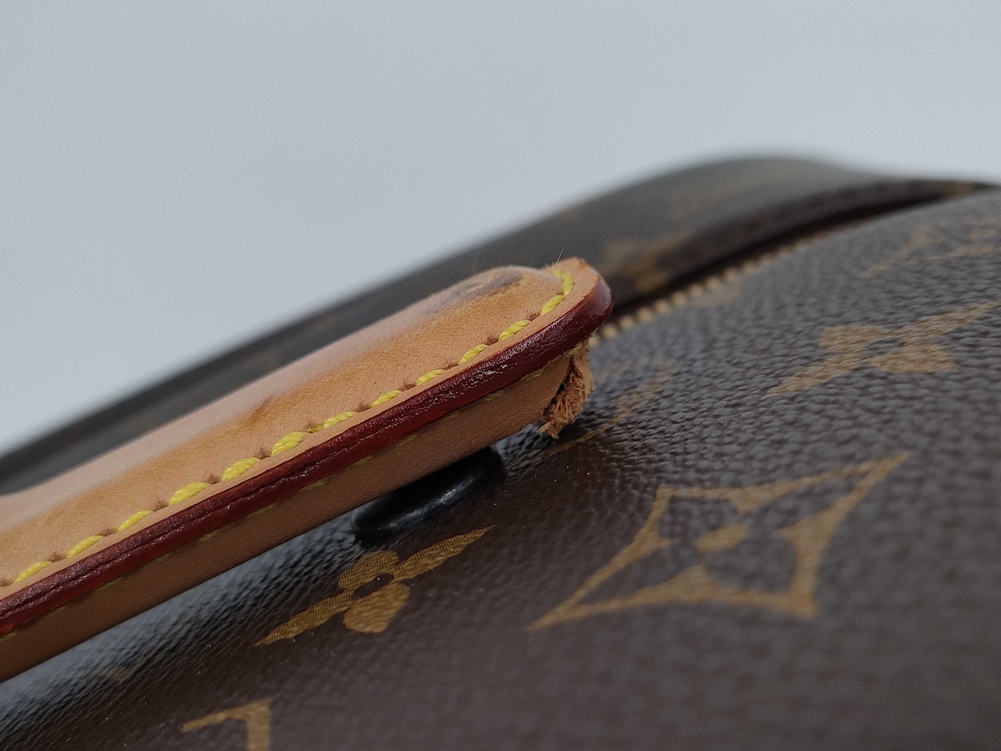 LOUIS VUITTON LOUIS VUITTON Monogram Zephyr 70 M23031 Carry-on Suitcase