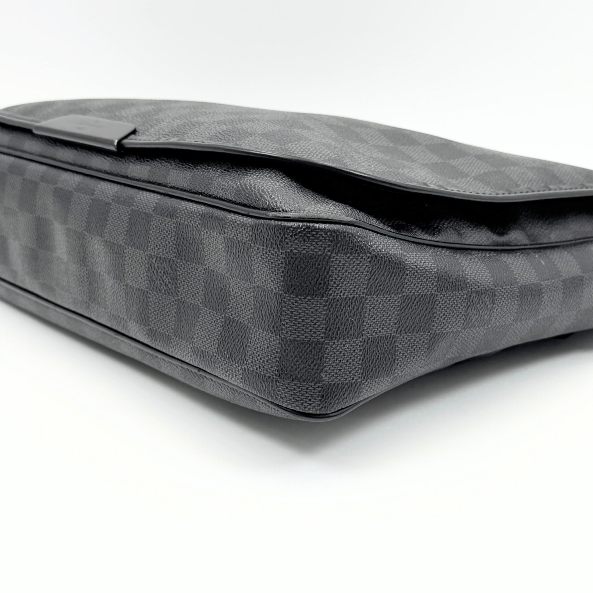LOUIS VUITTON Daniel MM Damier Graphite N58029 Shoulder Bag