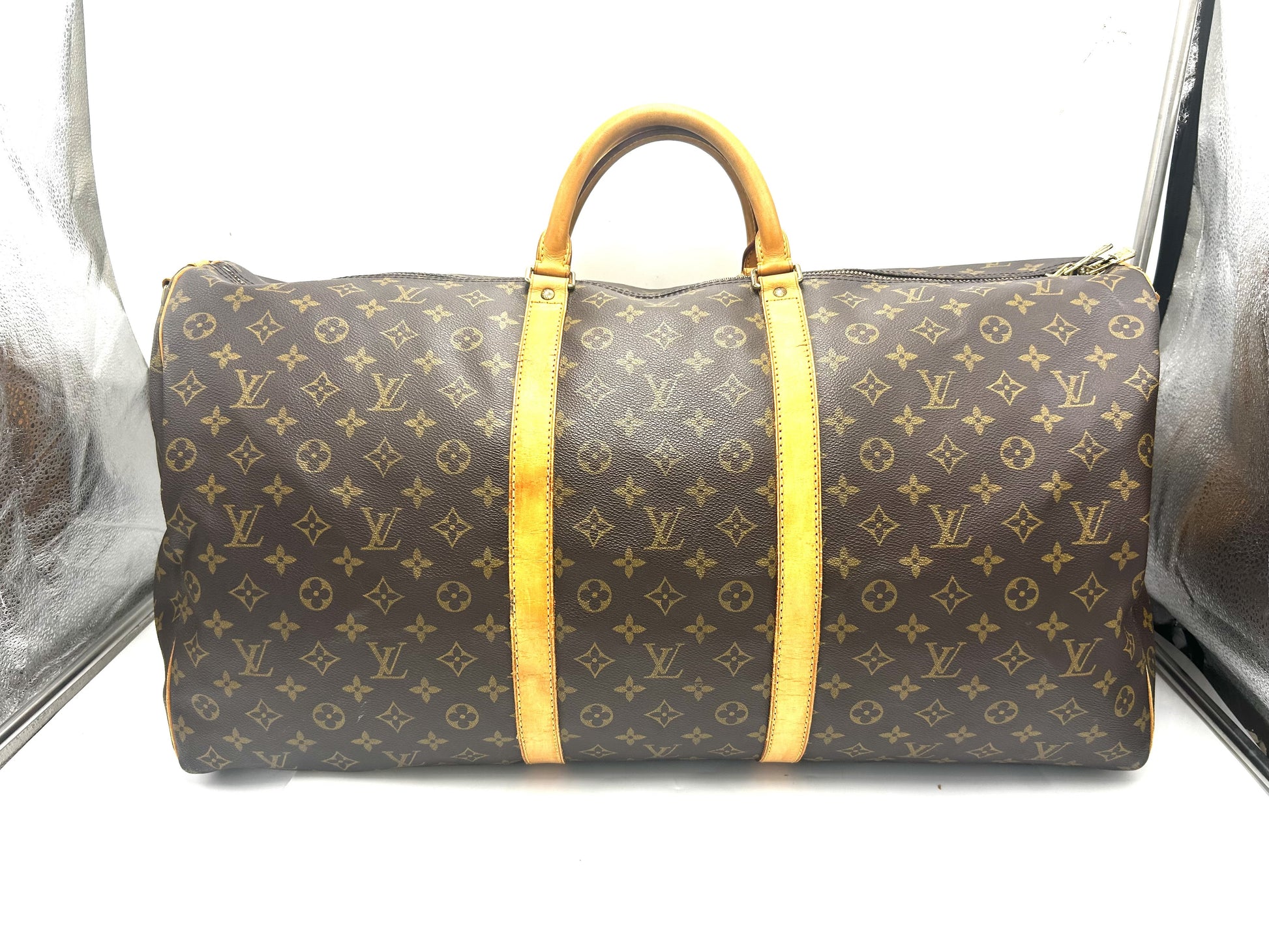 LOUIS VUITTON Keepall Bandouliere 60 Monogram Bag