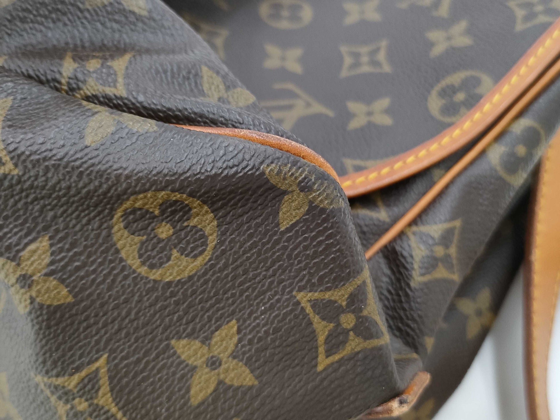 LOUIS VUITTON Monogram Saumur 35 FH0952 Shoulder Bag