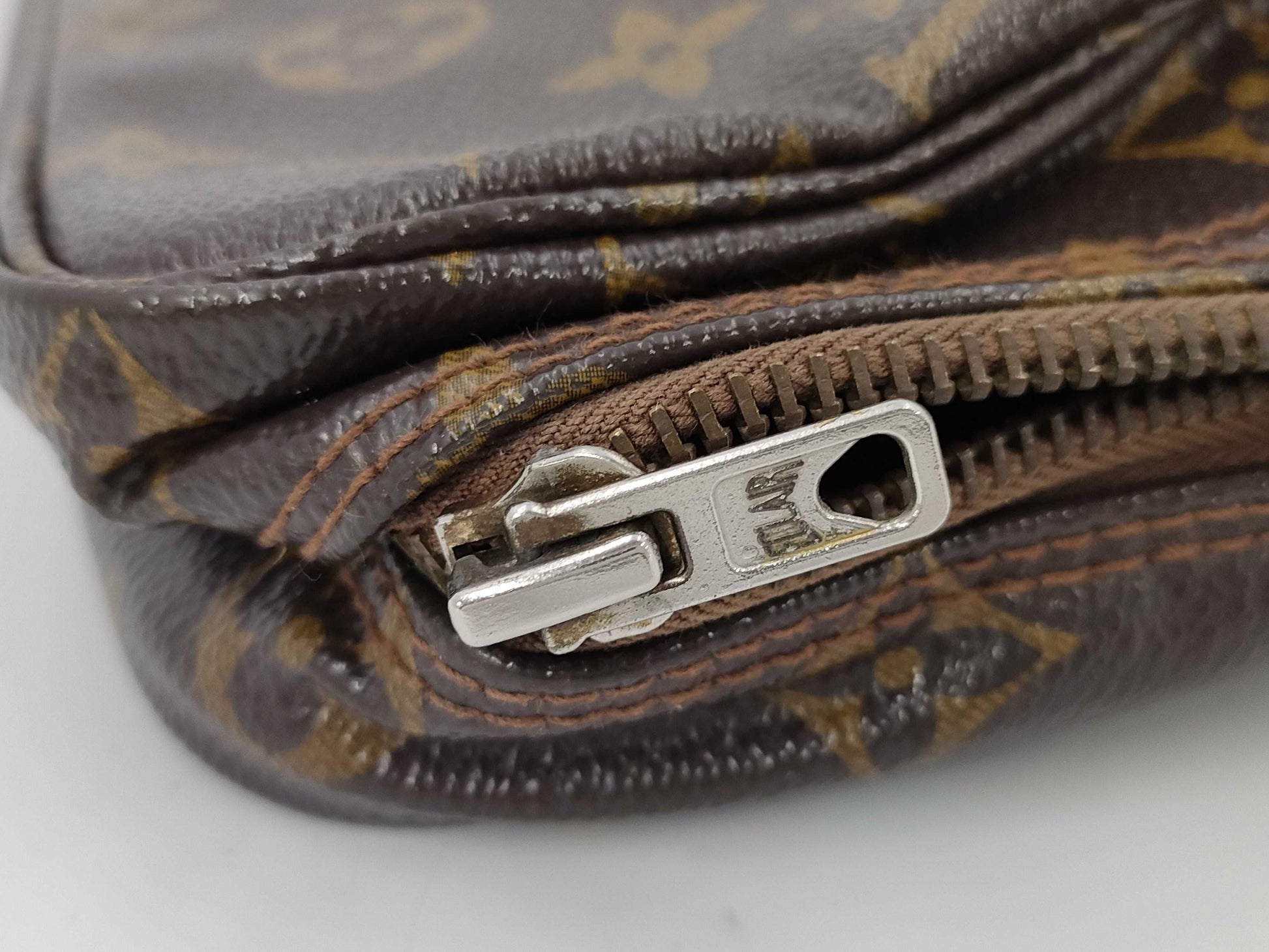 LOUIS VUITTON Monogram True Toilet 26 Second Bag 