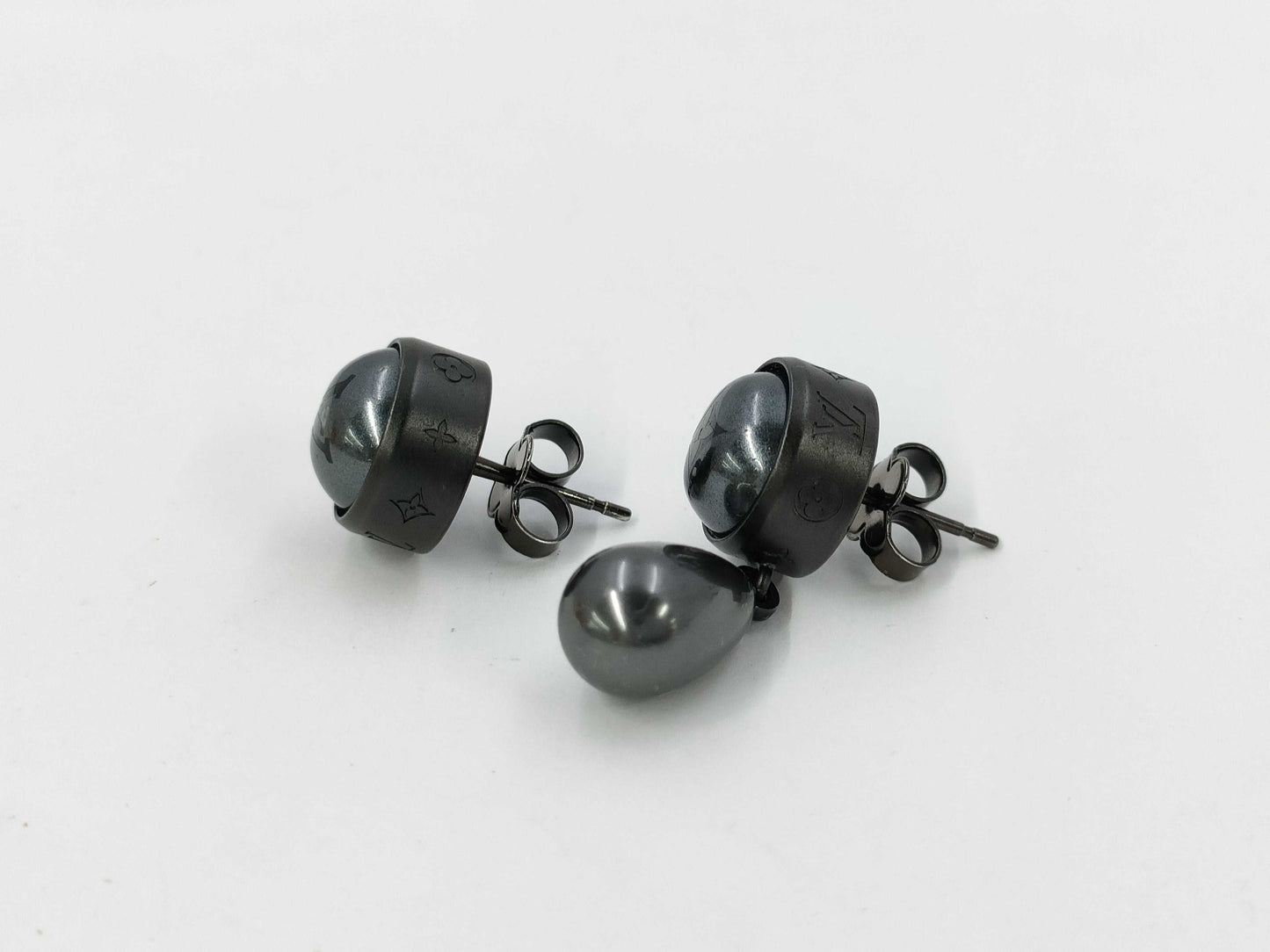 LOUIS VUITTON Louis Vuitton Earrings - LV Pearl LE5204