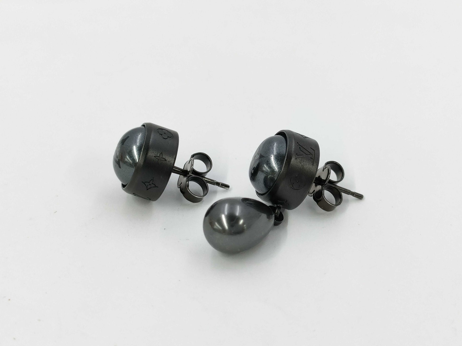 LOUIS VUITTON Louis Vuitton Earrings - LV Pearl LE5204