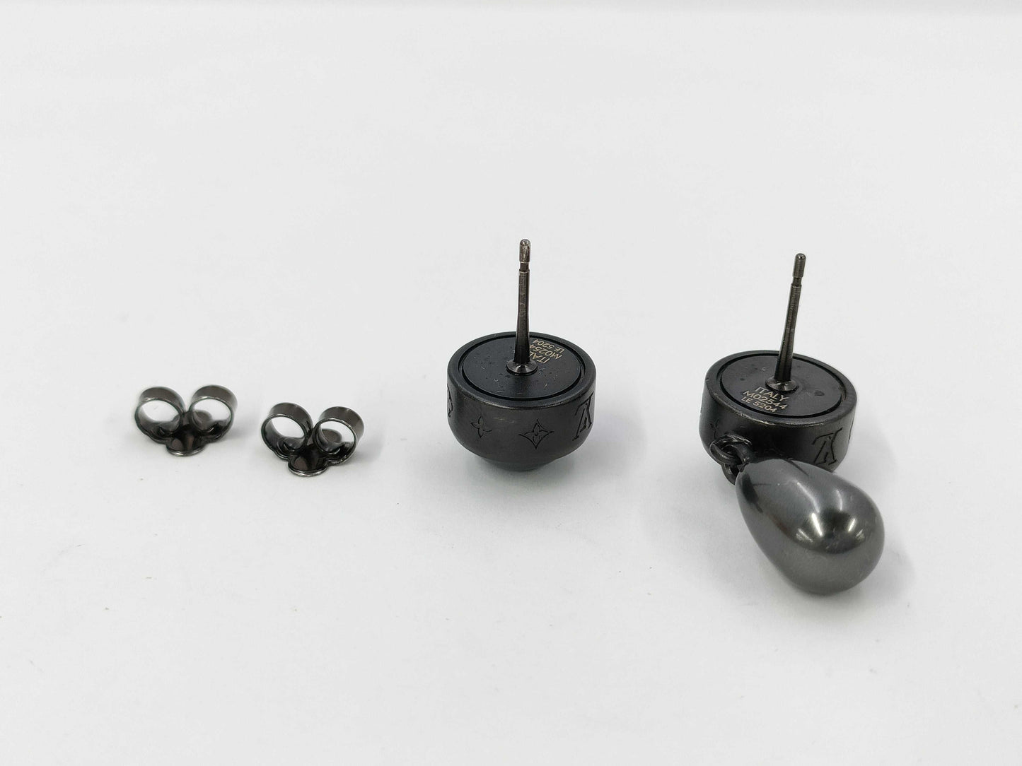 LOUIS VUITTON Louis Vuitton Earrings - LV Pearl LE5204