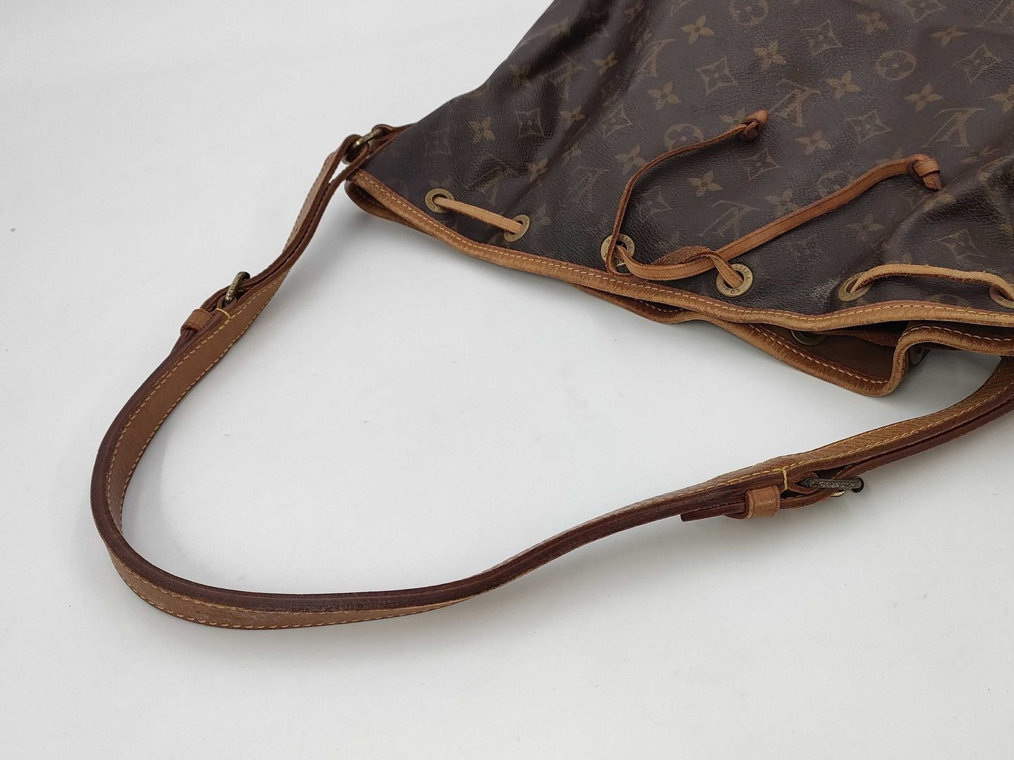 LOUIS VUITTON Monogram Noe SP1026 Shoulder Bag