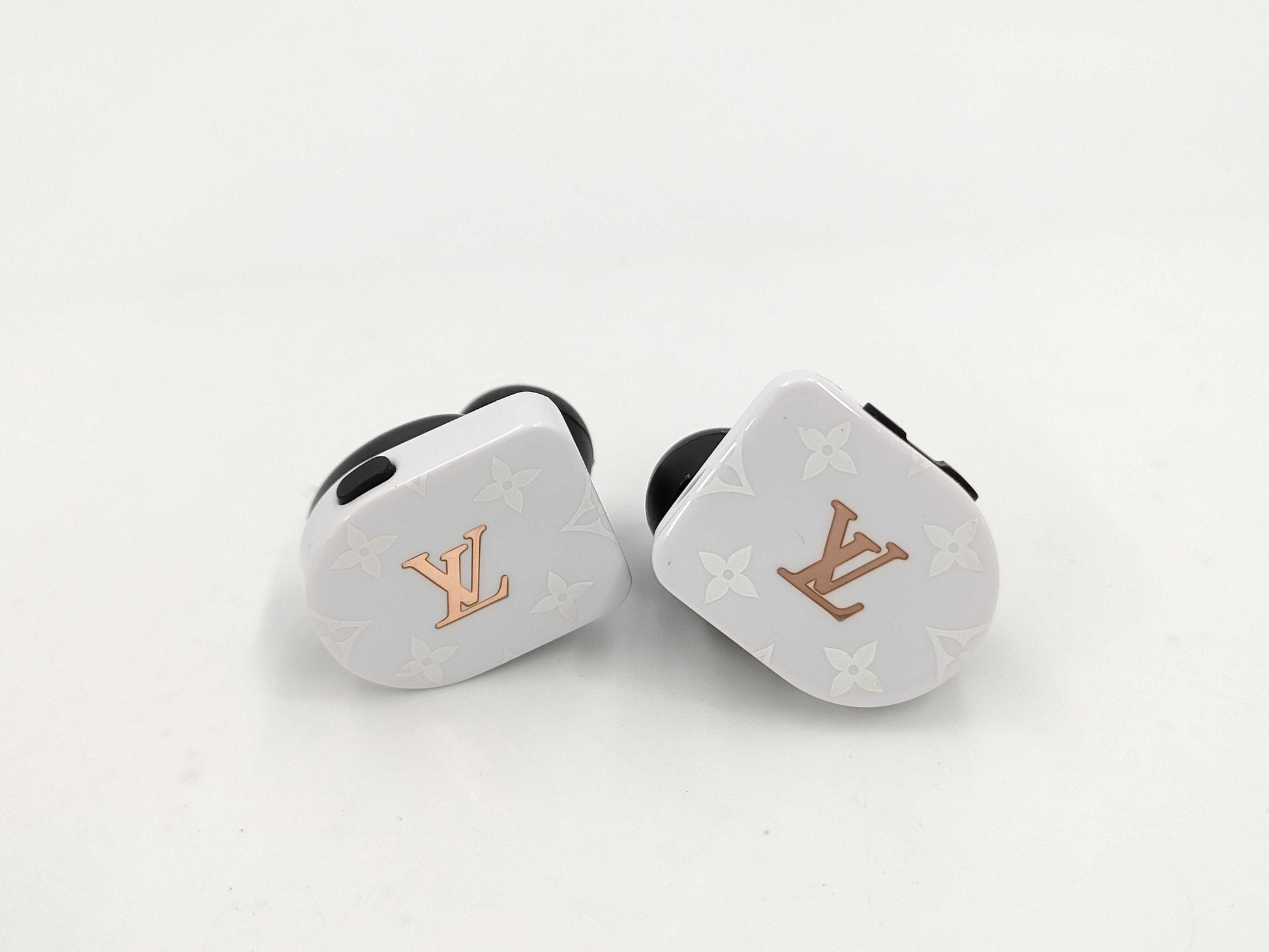 LOUIS VUITTON Horizon Earphones TZ0446 QAB 020 R94796 L84475 Other Accessories