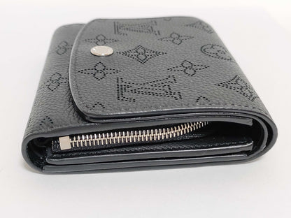 LOUIS VUITTON Mahina Monogram Punched Folding Wallet IC Reactive Wallet
