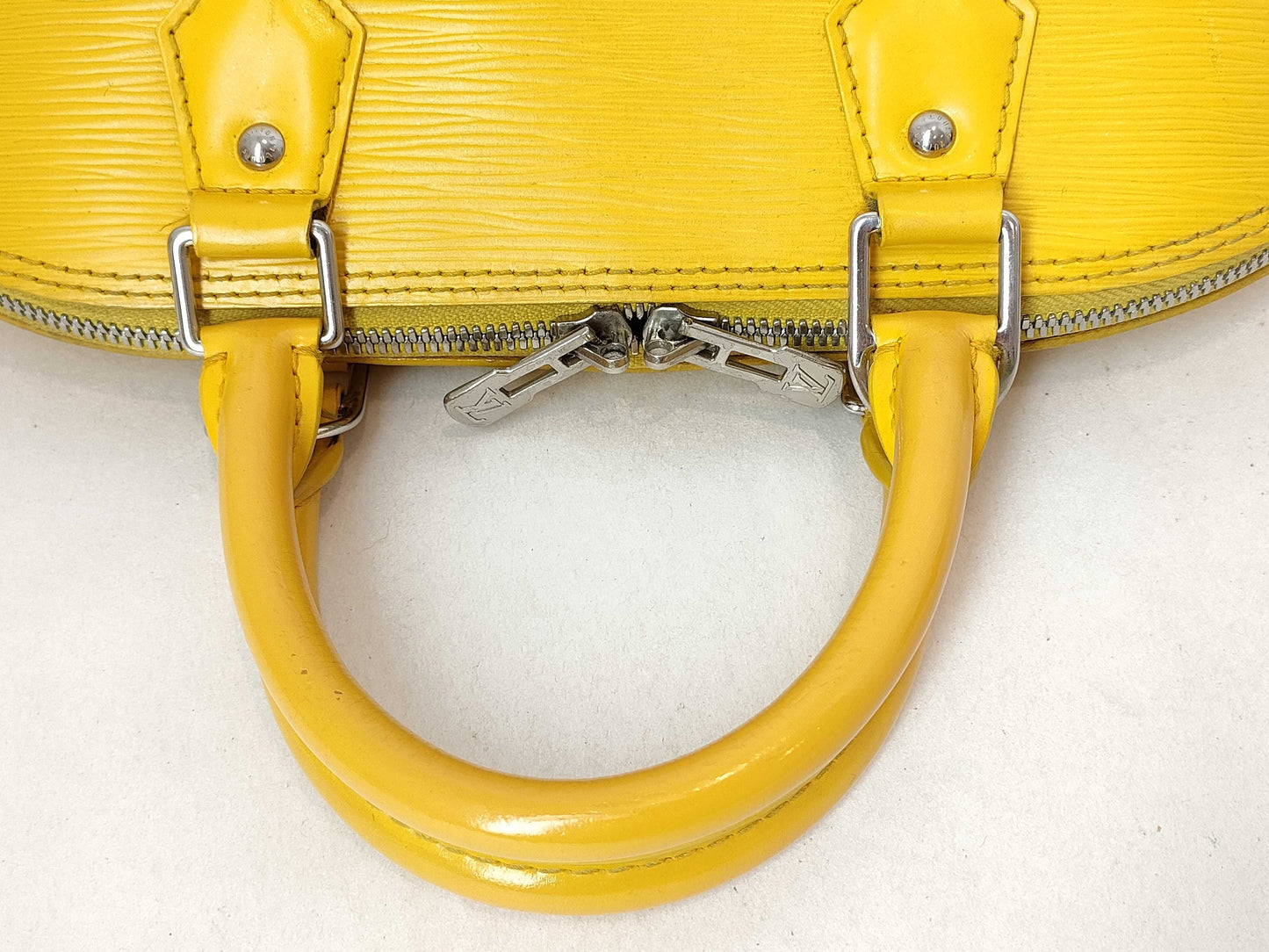 LOUIS VUITTON Epi Louis Vuitton Alma Shoulder Bag Handbag