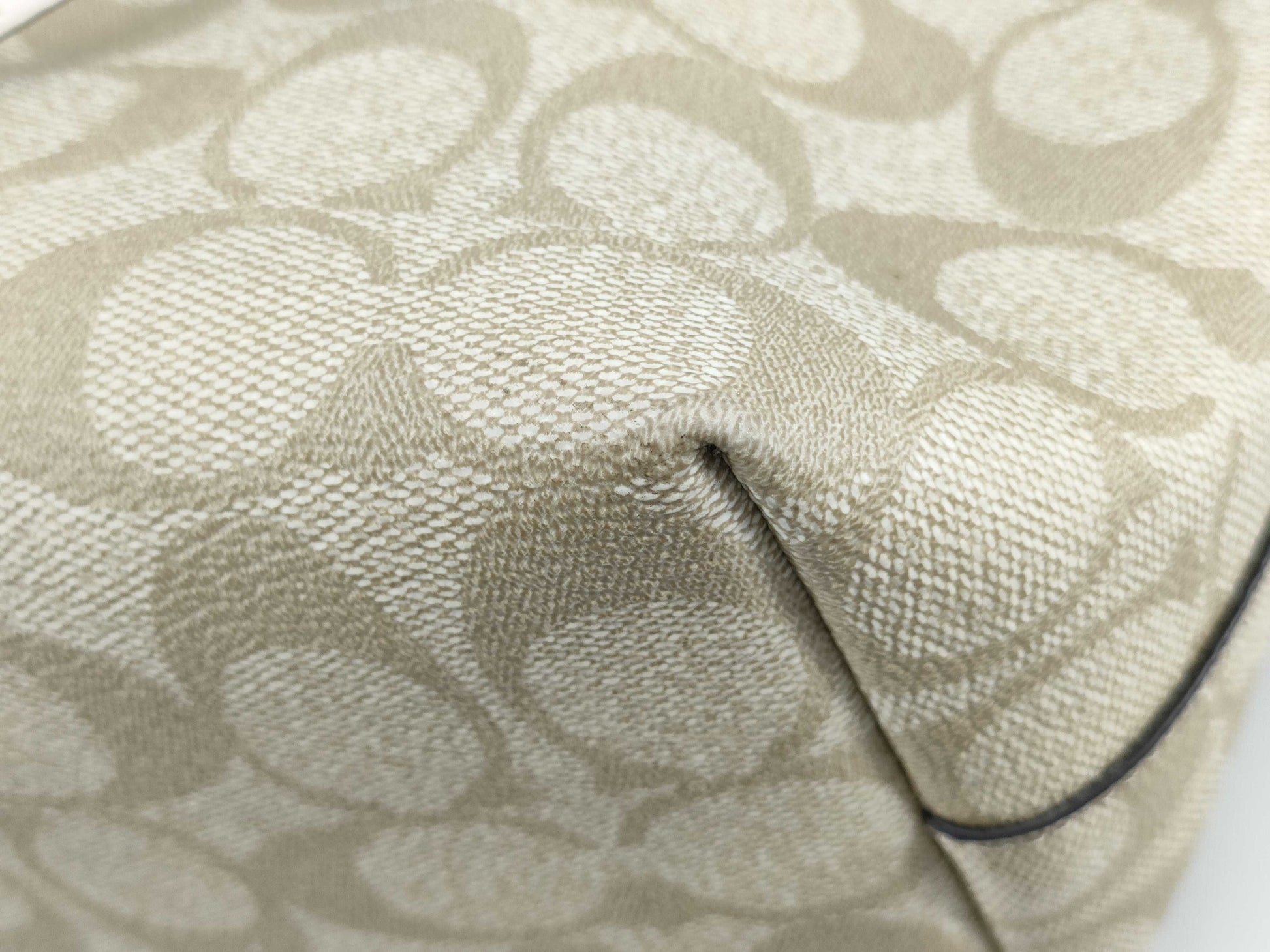 COACH Signature Coach Shoulder Bag Signature Beige Tote Bag