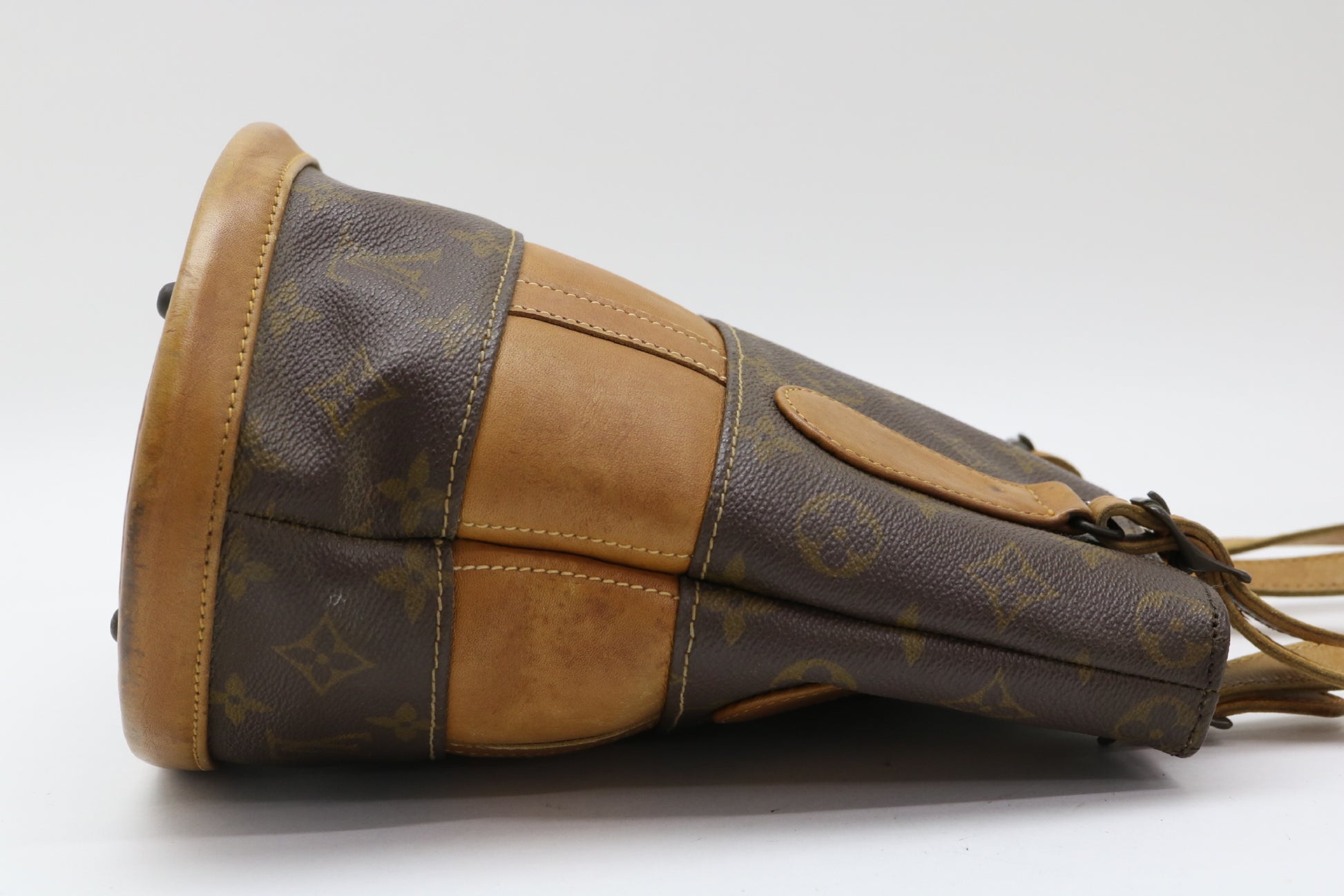LOUIS VUITTON Monogram Bucket PM USA Tote Bag