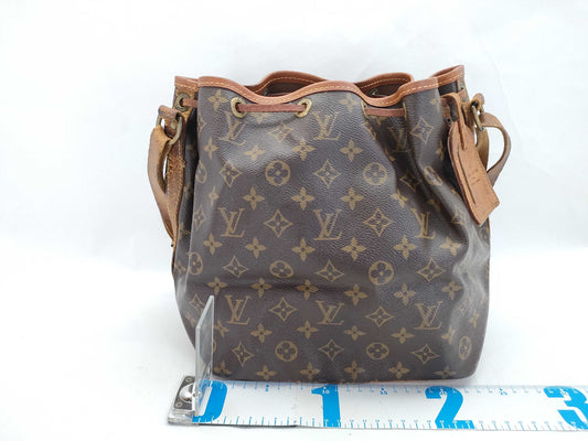 LOUIS VUITTON Monogram LOUIS VUITTON Louis Vuitton M40818 Monogram Petit Noe Shoulder Bag Shoulder Bag