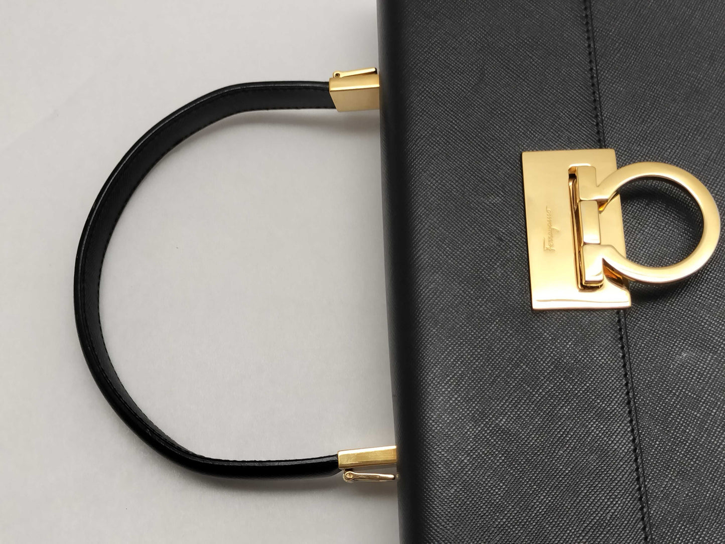 Salvatore Ferragamo Gancini Ferragamo Gancini 2-way leather black handbag