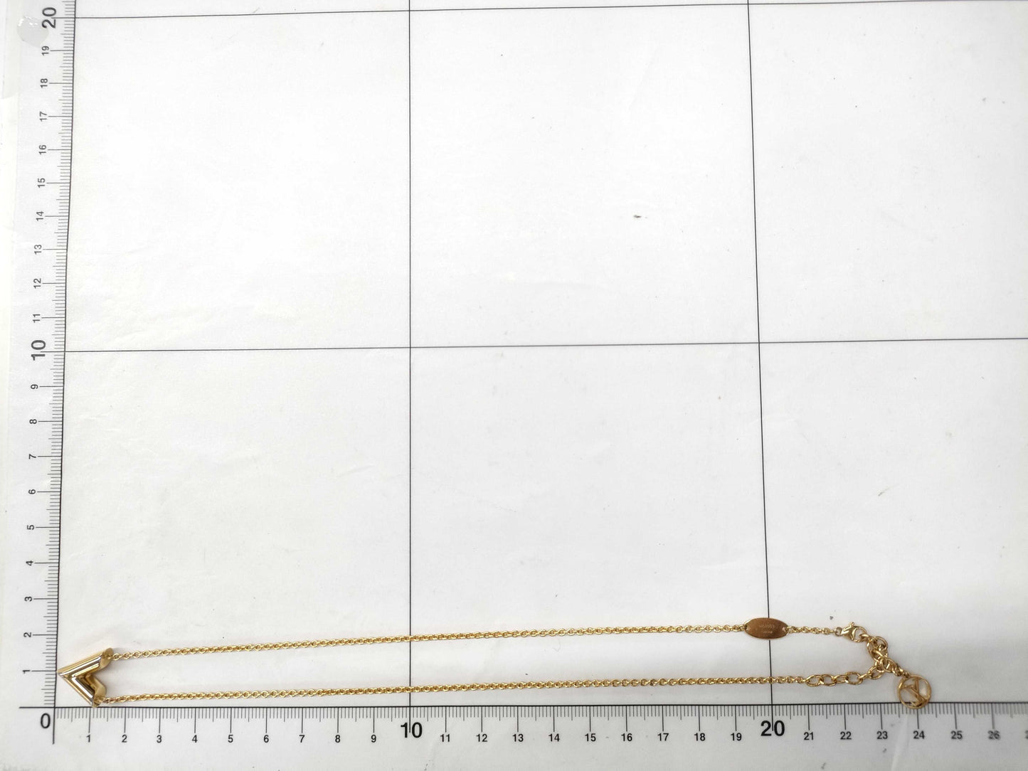 LOUIS VUITTON Essential Necklace