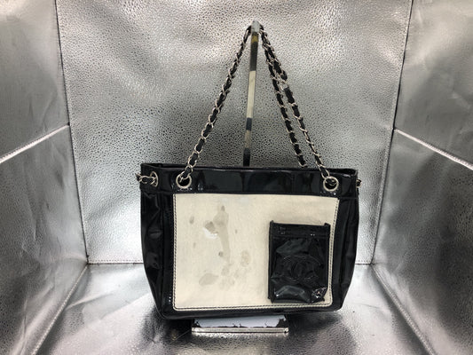 CHANEL Cocomark Chain Shoulder Bag with Seal 10331816 Patent Leather/Harako Black/White Shoulder Bag