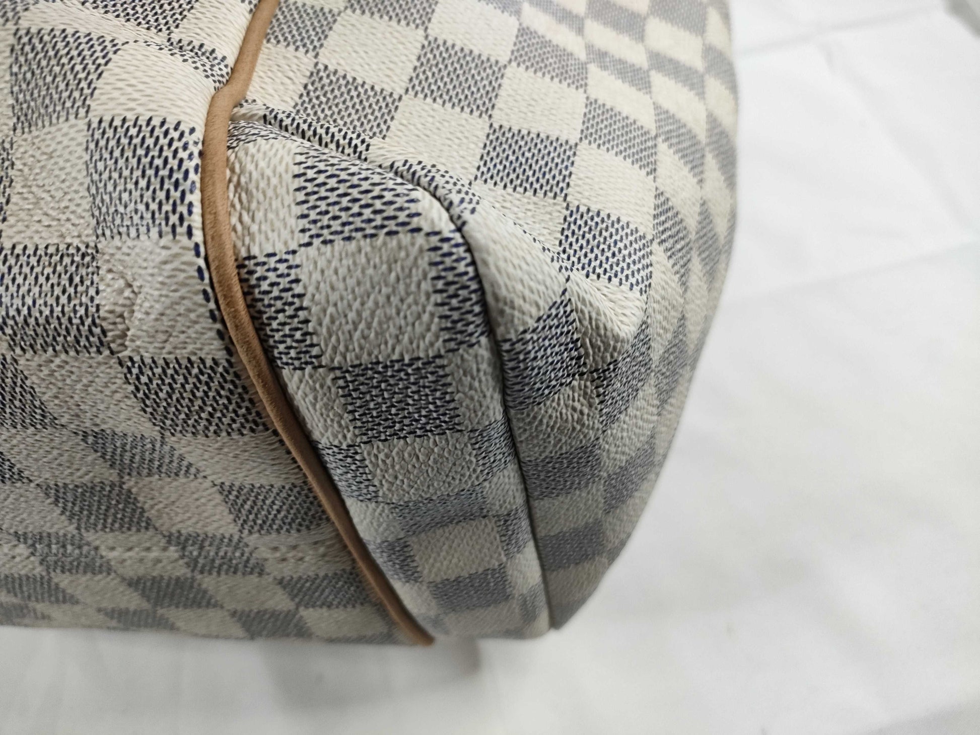 LOUIS VUITTON Damier Azure Louis Vuitton Azul Total Tote Bag