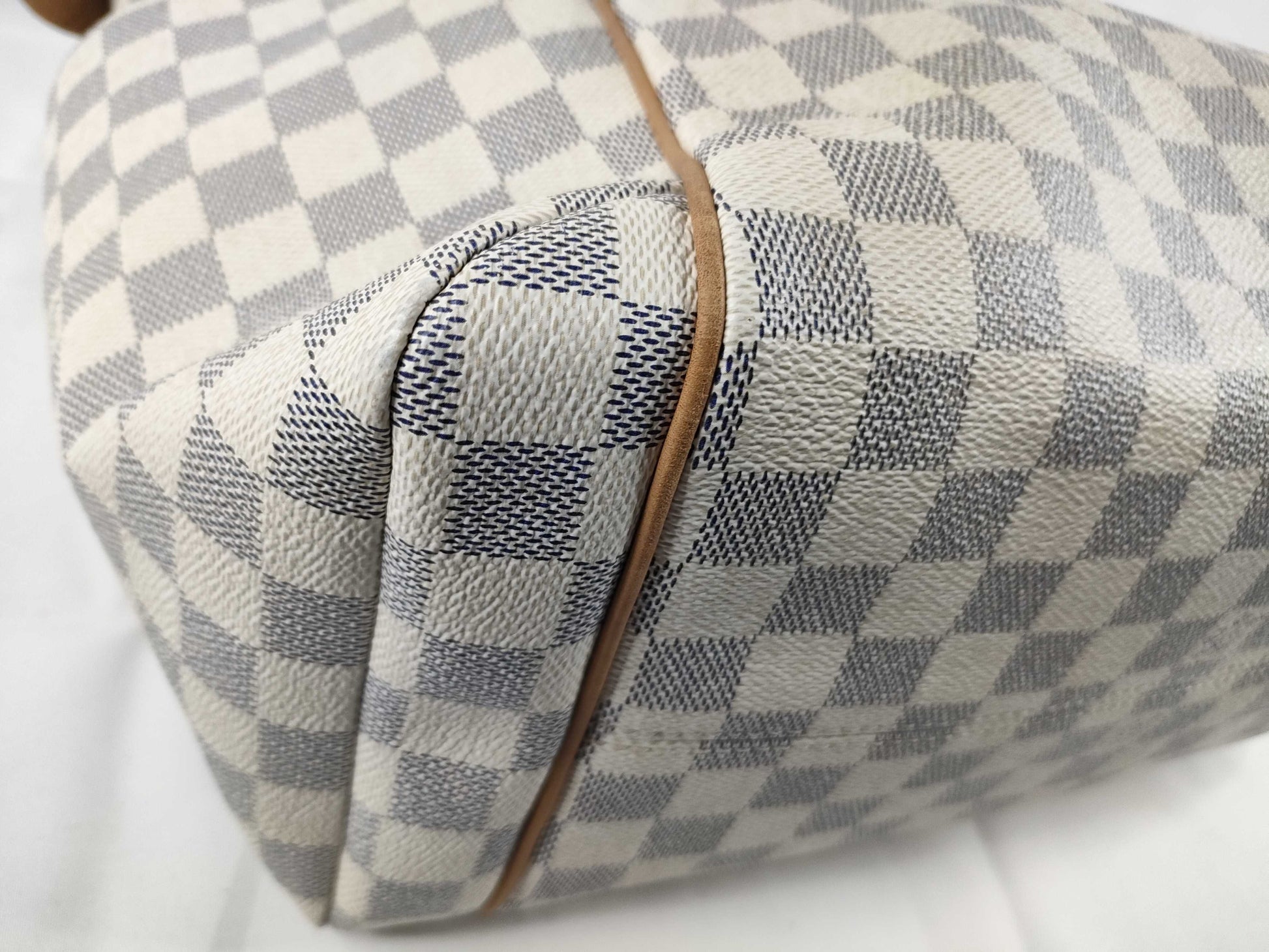 LOUIS VUITTON Damier Azure Louis Vuitton Azul Total Tote Bag