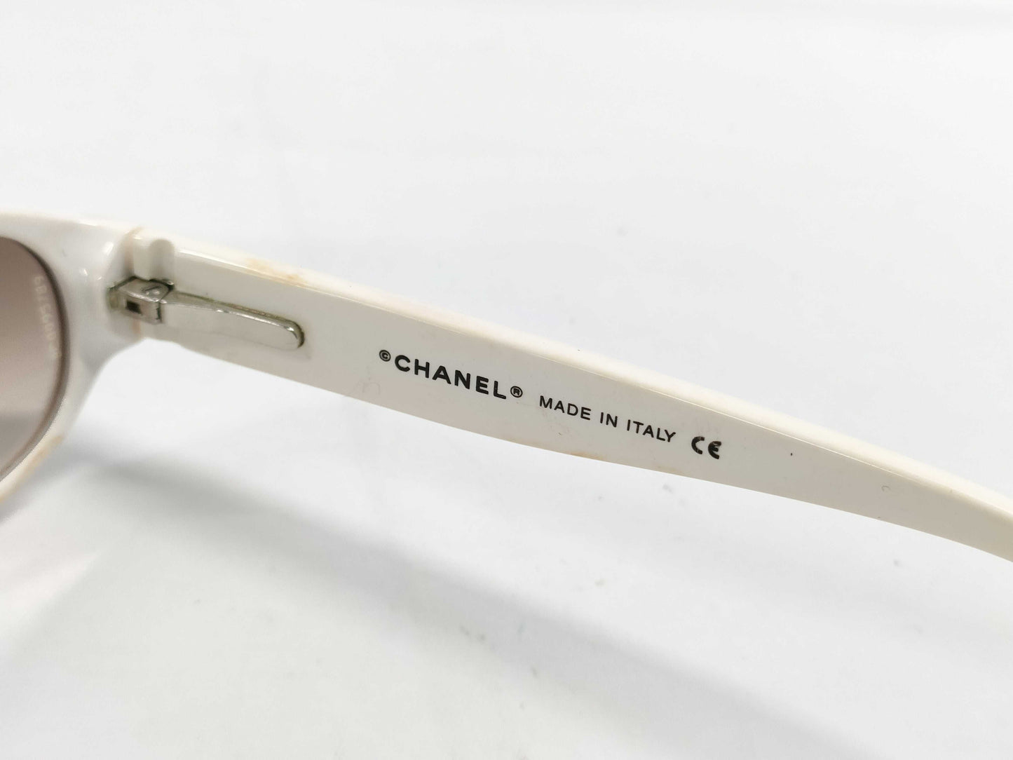  CHANEL Chanel Plastic Sunglasses 5059-B White Sunglasses/Eyeglasses