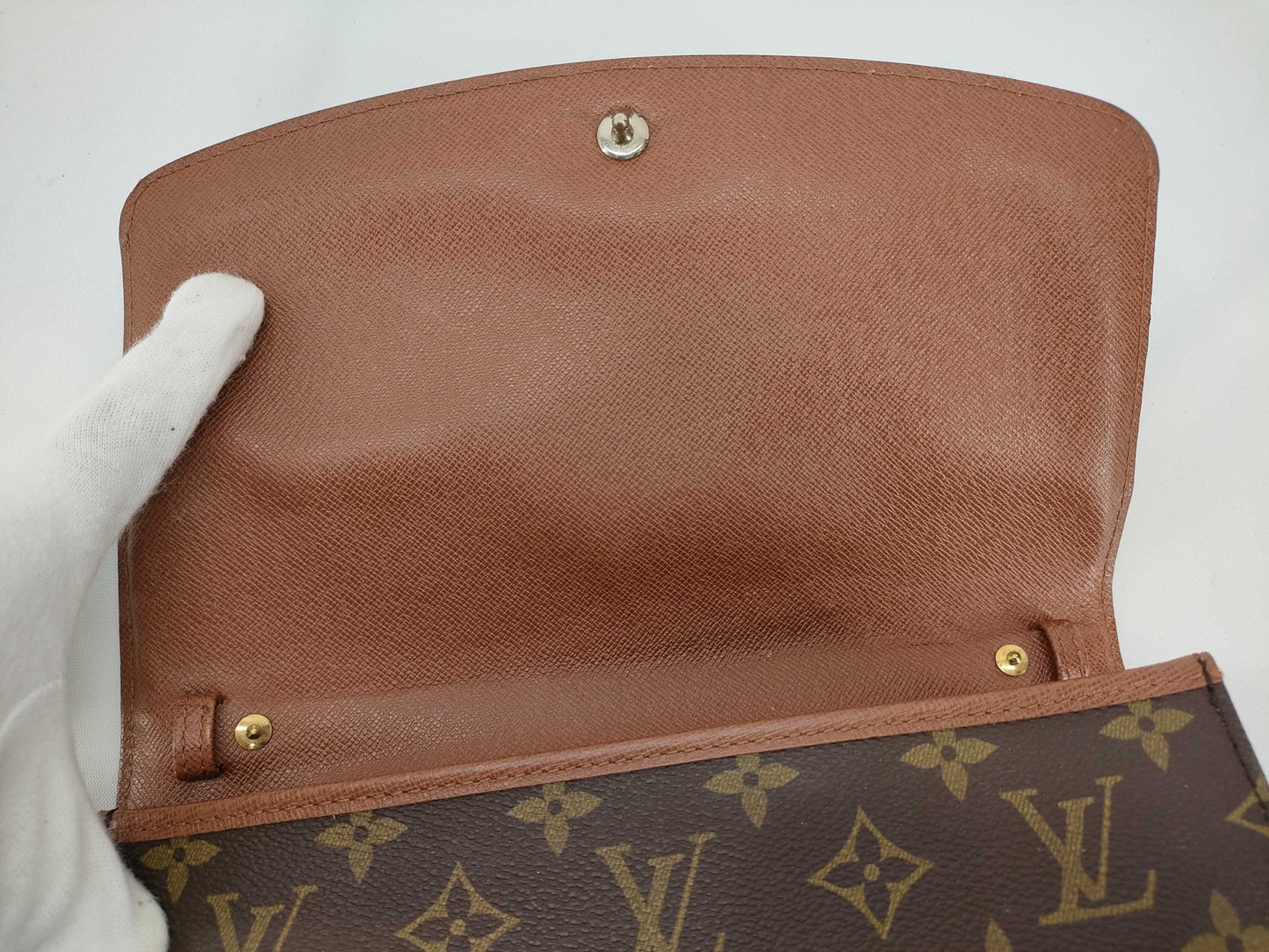 LOUIS VUITTON Monogram LV Monogram Bordeaux 24 M51798 A20922 Shoulder Bag
