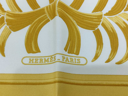 HERMES Carre Hermes Carre 40 Champion Tiger Silk Scarf Yellow Scarf