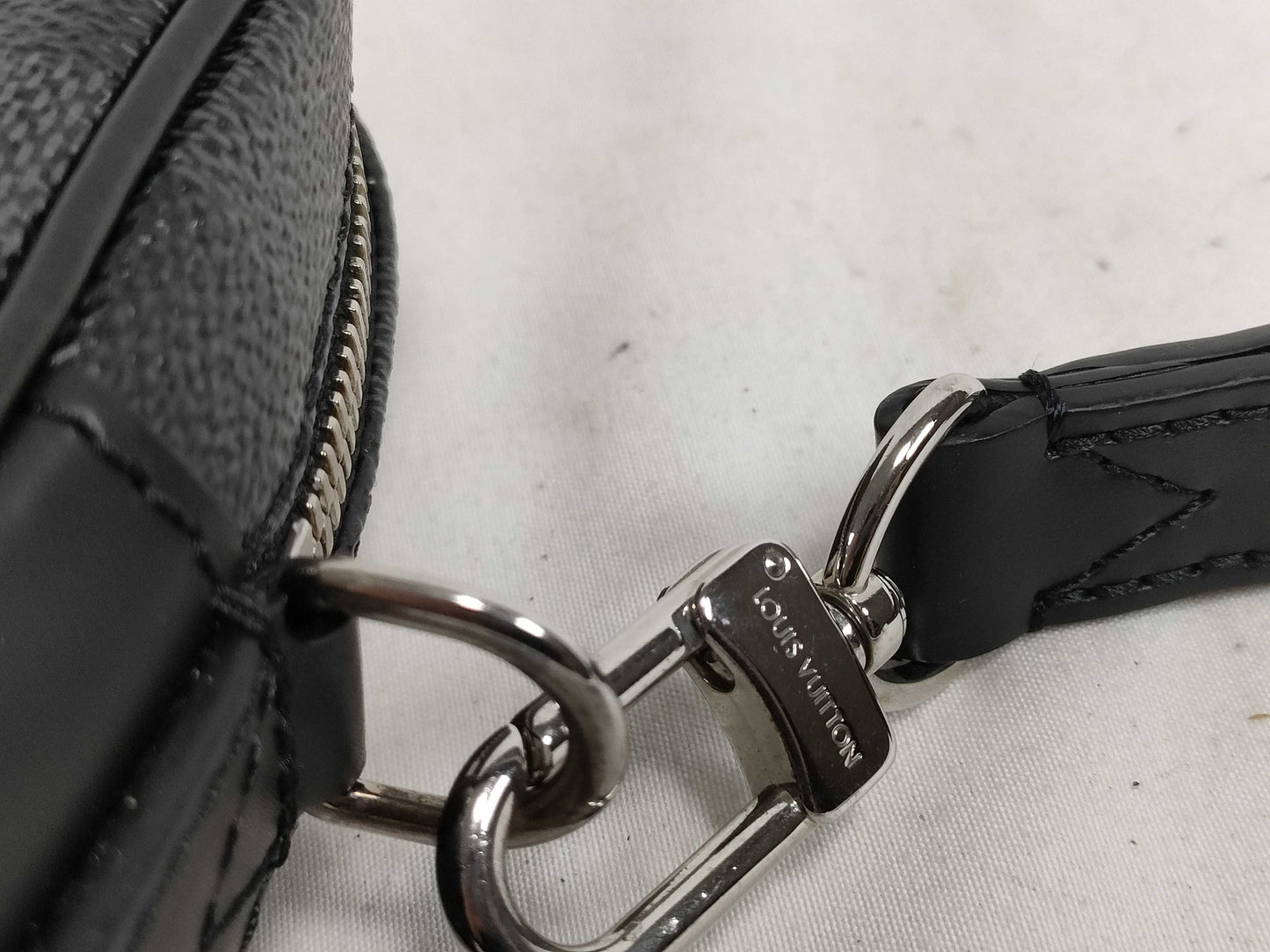 LOUIS VUITTON Damier Graffit LV Damier Graffit Kasai N41664 SR1129 Second Bag
