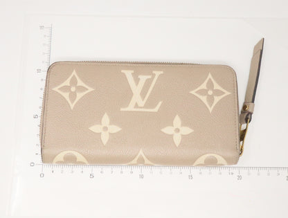 LOUIS VUITTON Bicolor Monogram Unplanted Zippy Wallet M69794 RFID Wallet