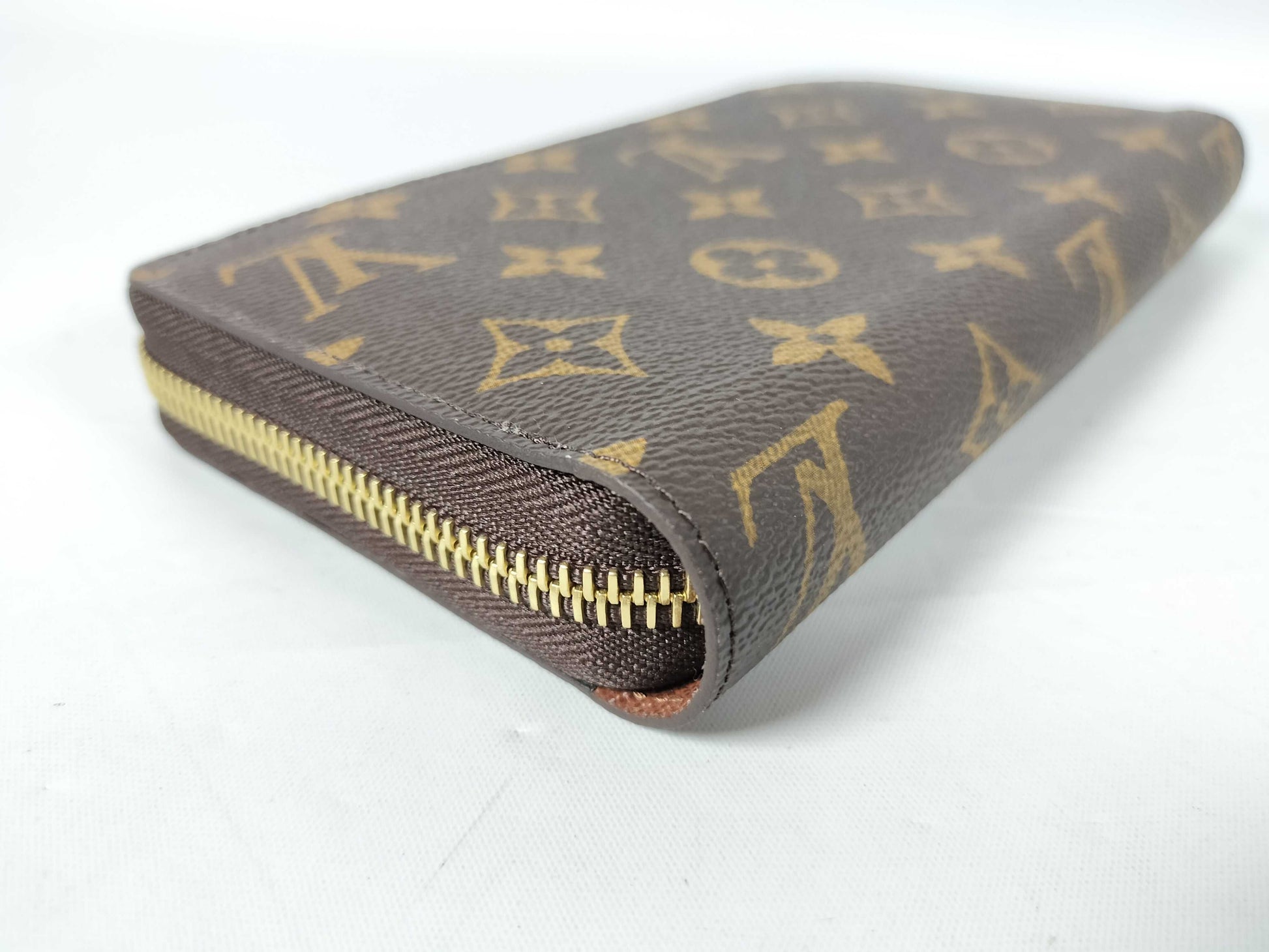 LOUIS VUITTON Monogram M42616 Zippy Wallet Wallet