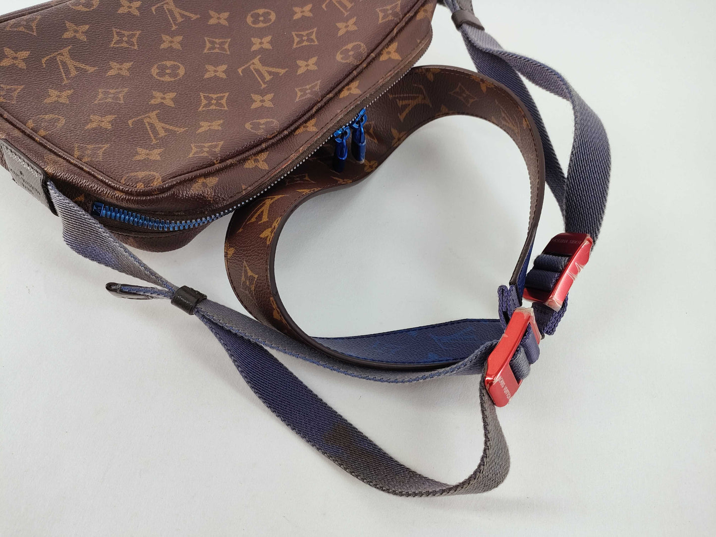 LOUIS VUITTON Monogram LOUIS VUITTON Monogram Messenger PM M43843 TR1137 Striped Pads Replaced with Items Shoulder Bag
