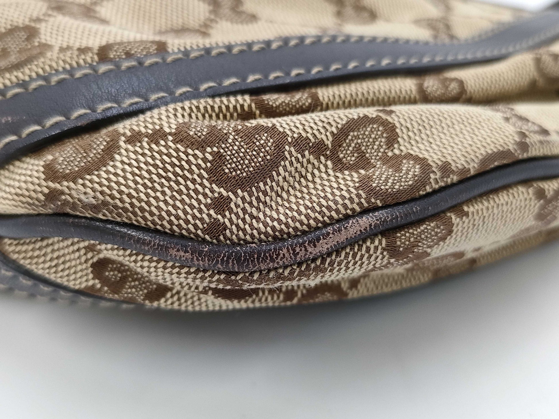 GUCCI 203257 GG Canvas Abby Shoulder Bag