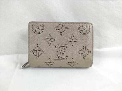 LOUIS VUITTON Mahina Louis Vuitton Bi-Fold Wallet Wallet
