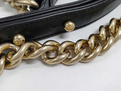 CHANEL [CHANEL] V-Stitch Boy Chanel Shoulder Bag No. 23 Leather Black and White with Gold Hardware Shoulder Bag