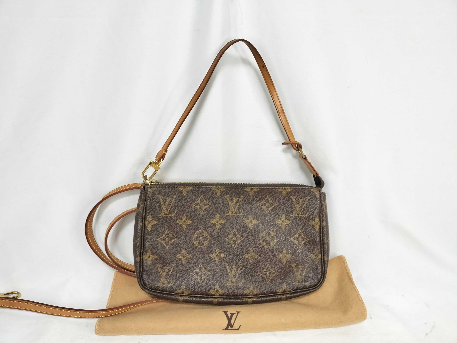 LOUIS VUITTON Monogram LV Monogram Pochette Accessoir M51980 VI1010 Handbag