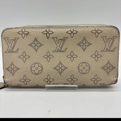 LOUIS VUITTON Louis Vuitton Mahina M61869 Zippy Wallet TN0136 Wallet