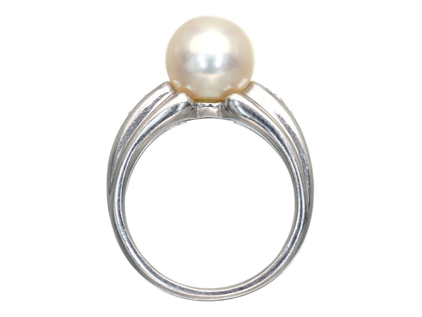Akoya pearl ring, approximately 8.8mm diameter, 0.05ct, Pt900, 7.0g .