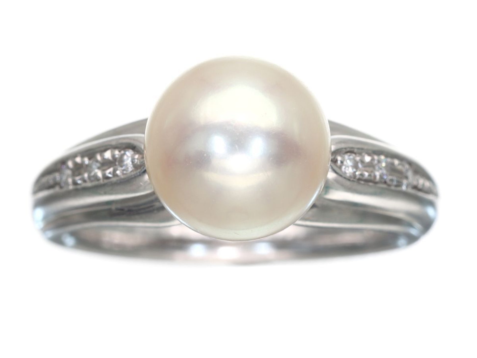 Akoya pearl ring, approximately 8.8mm diameter, 0.05ct, Pt900, 7.0g .