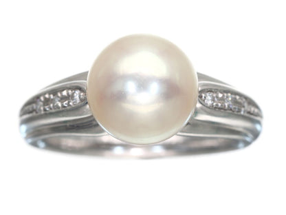 Akoya pearl ring, approximately 8.8mm diameter, 0.05ct, Pt900, 7.0g .