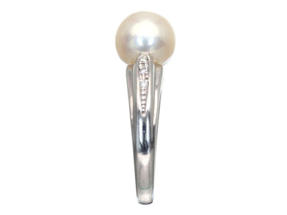 Akoya pearl ring, approximately 8.8mm diameter, 0.05ct, Pt900, 7.0g .