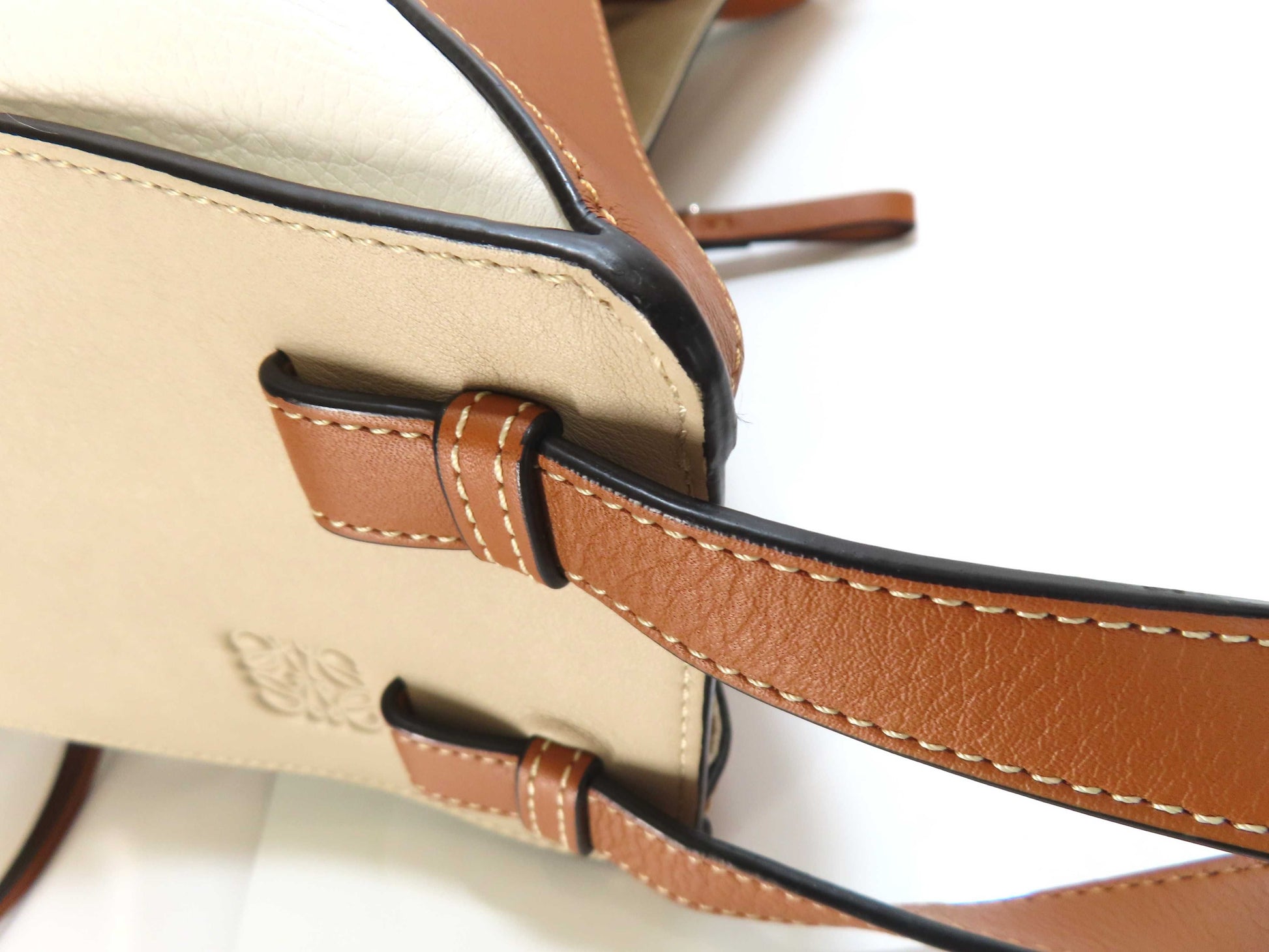 LOEWE LOEWE Hammock Small Leather/Brown & White Shoulder Bag
