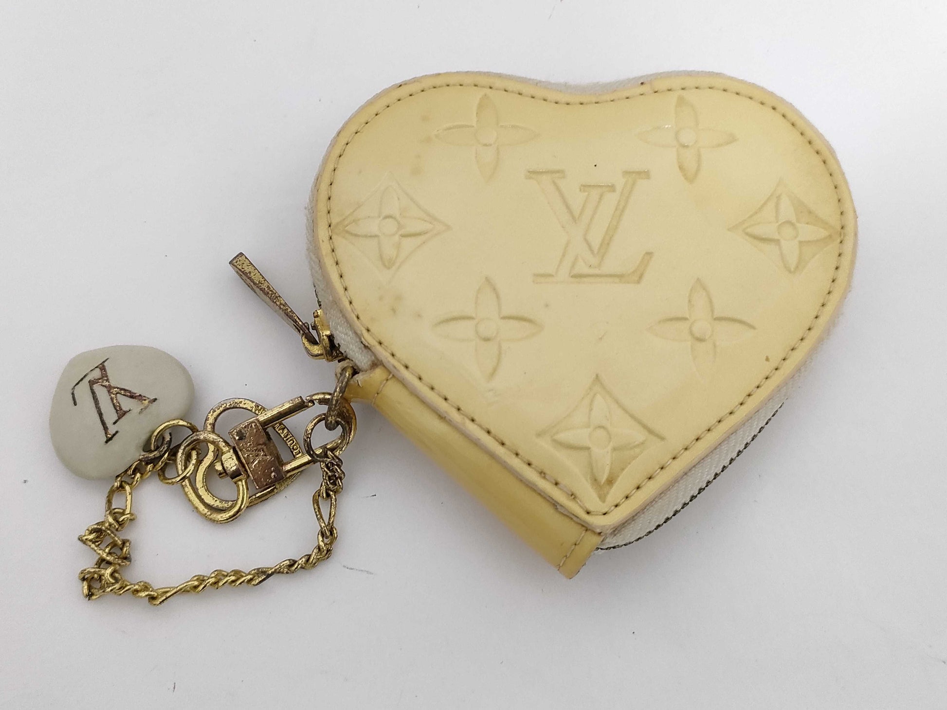 LOUIS VUITTON Vernis Louis Vuitton Vernis Porte Monnaie Coeur M91918 Coin Case