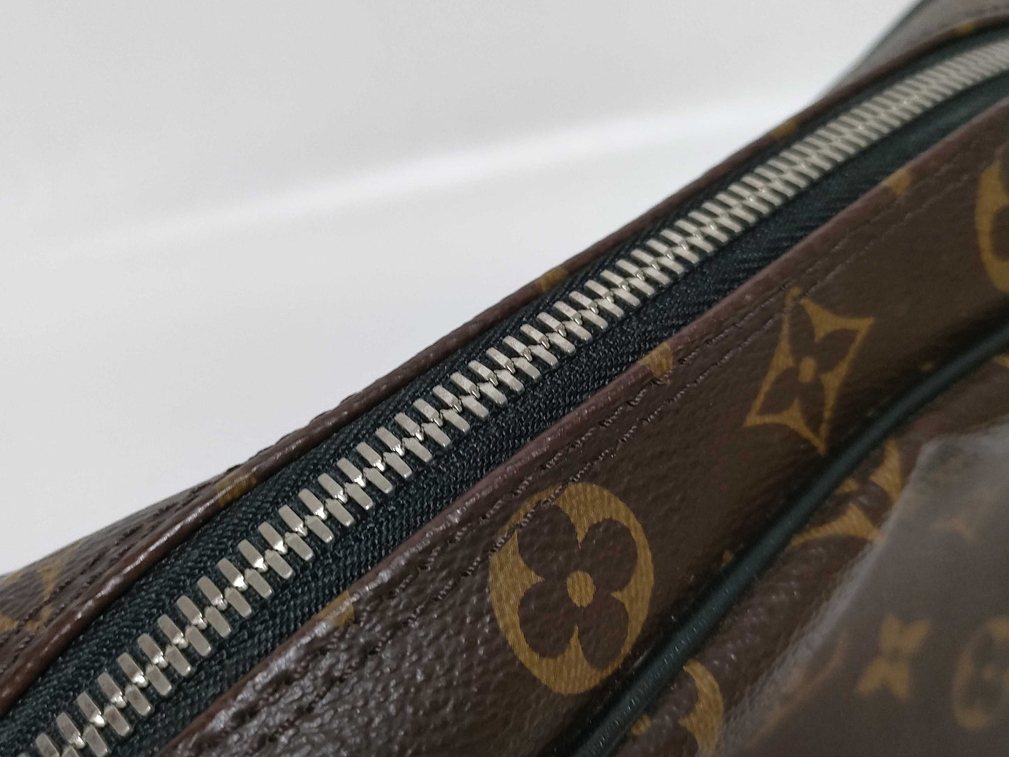 LOUIS VUITTON Monogram Louis Vuitton Monogram MacArthur Truth Wallet 24 Pouch