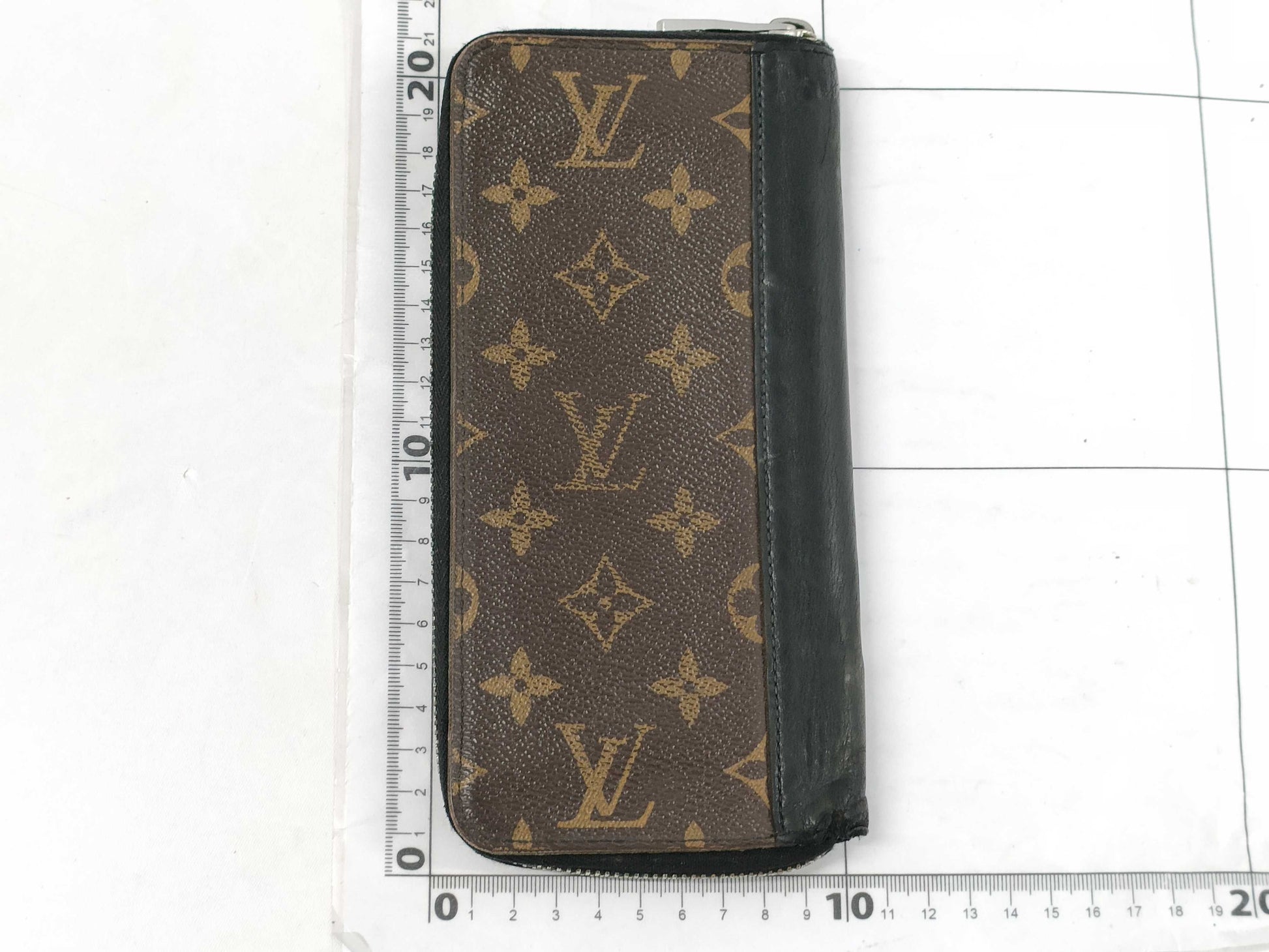 LOUIS VUITTON Macassar Zippy Vertical Long Wallet