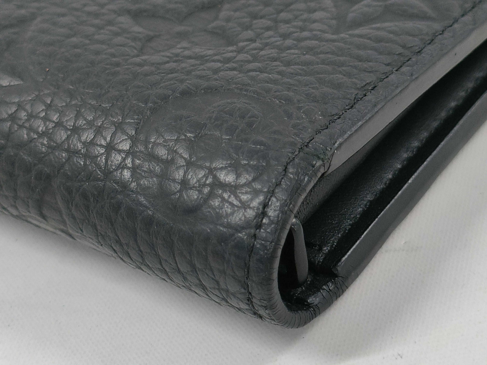 LOUIS VUITTON Taurillon Portefeuille Brazza Long Wallet