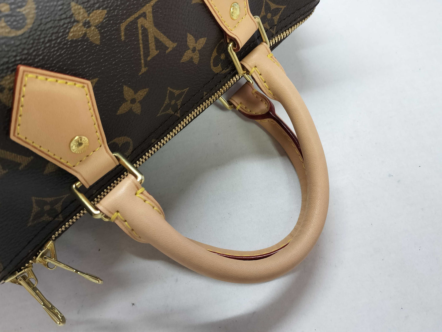 LOUIS VUITTON Monogram Louis Vuitton Speedy Banduriere 25 Handbag