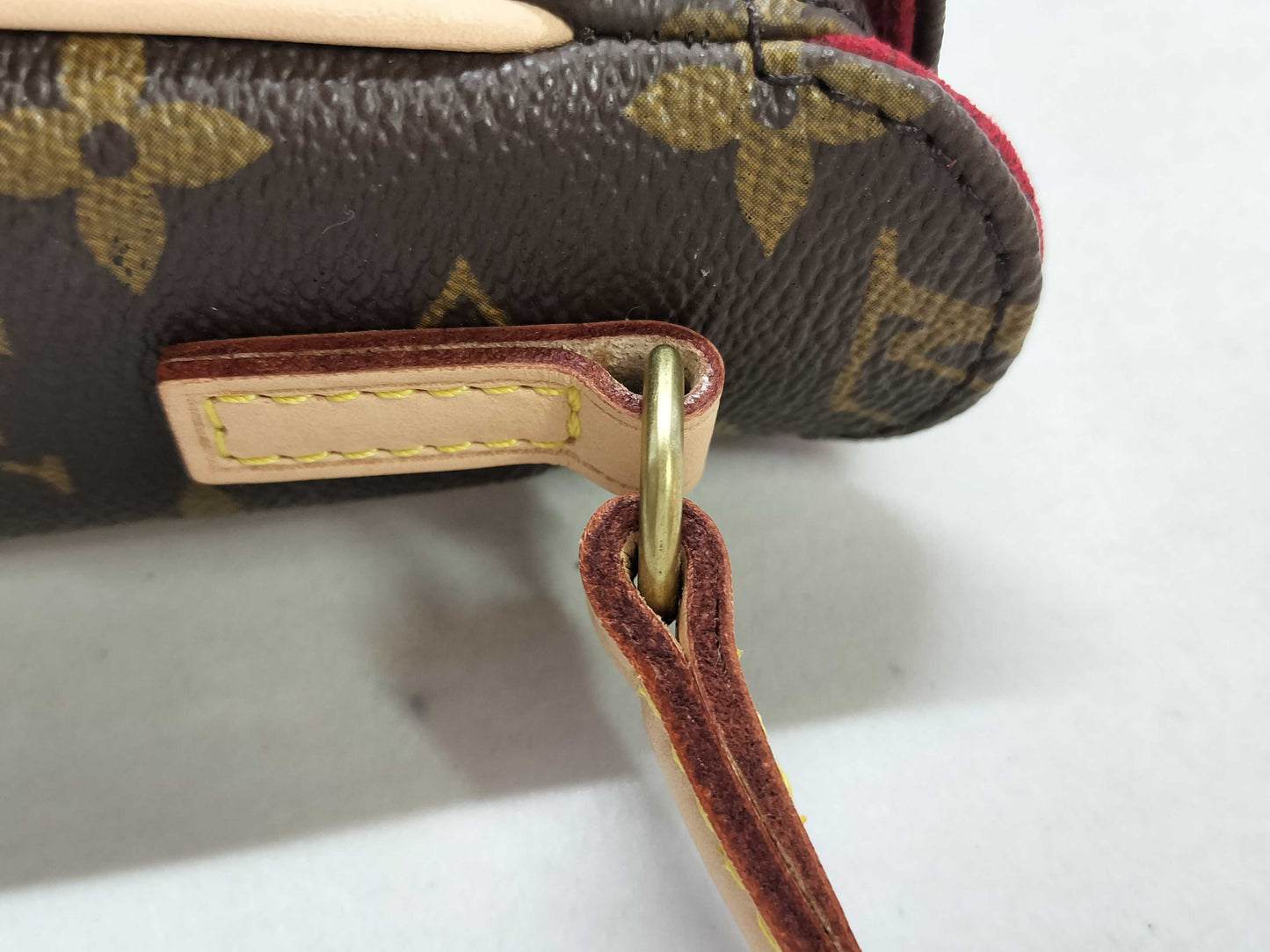 LOUIS VUITTON Monogram Louis Vuitton Shoulder Handbag
