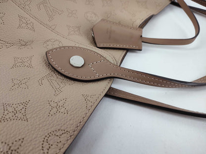 LOUIS VUITTON Mahina Hina MM/Monogram Mahina / M53140/DR0178 Tote Bag