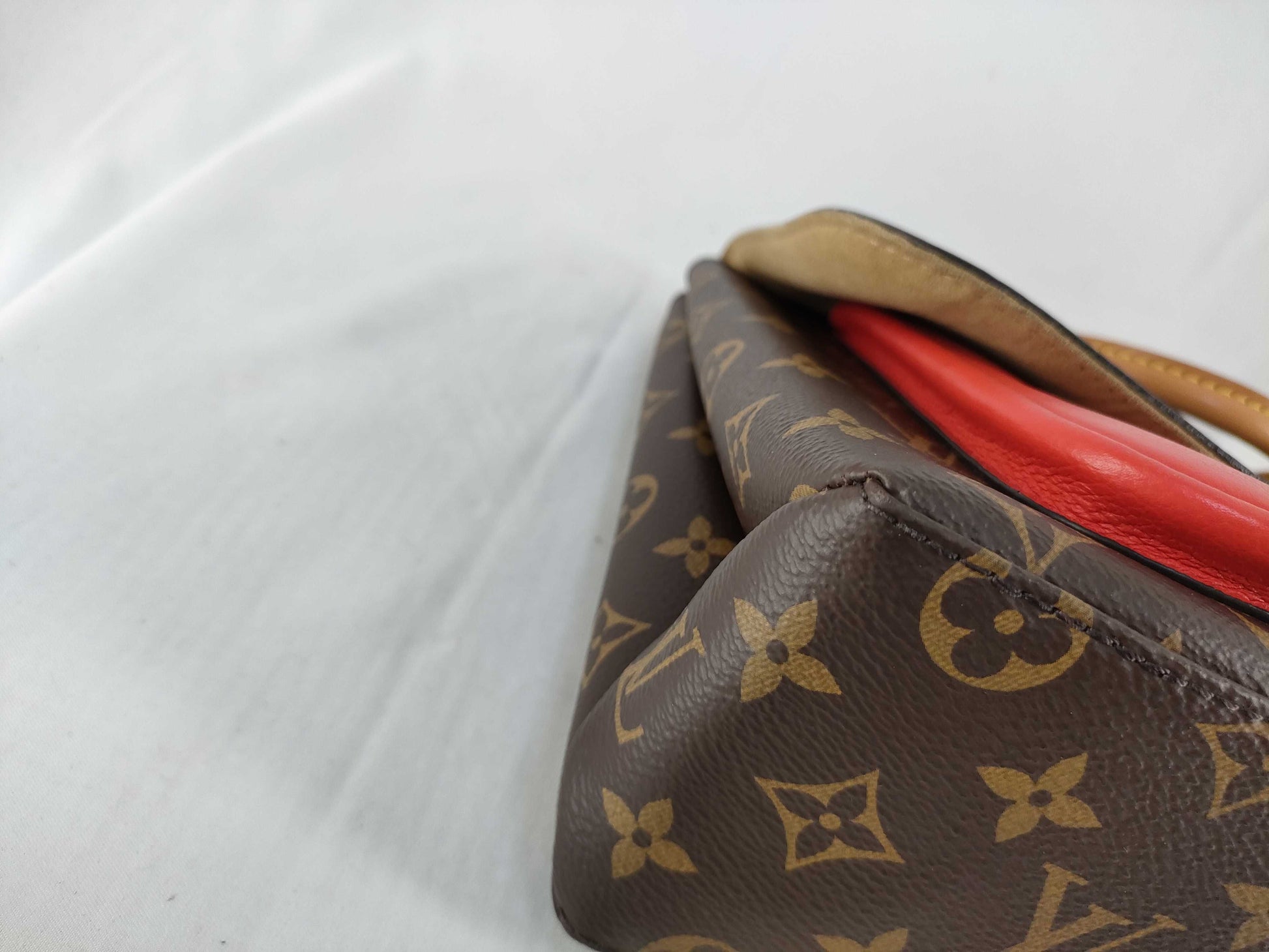 LOUIS VUITTON Monogram Louis Vuitton Monogram Handbag Handbag