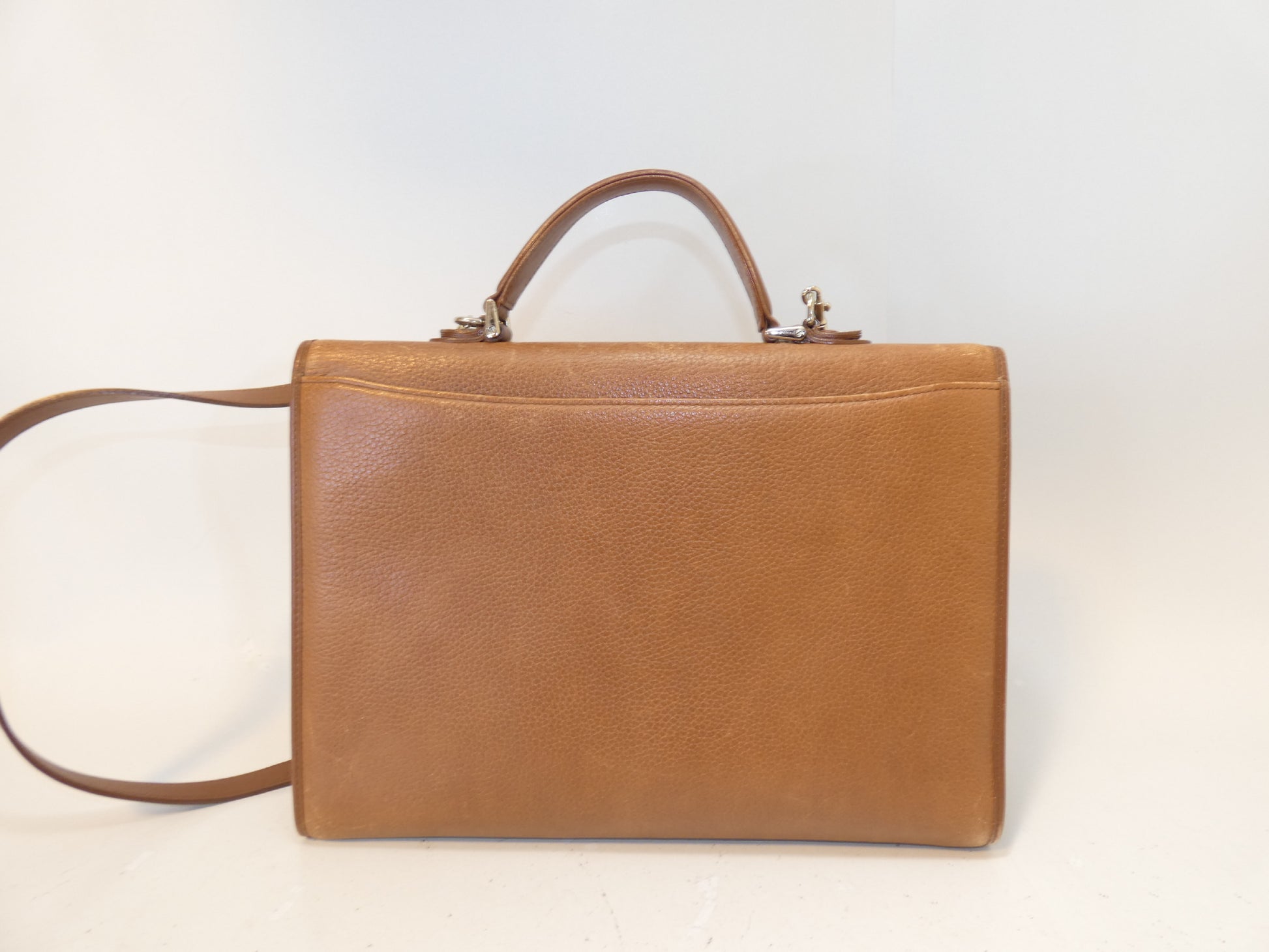 Burberry's 2-way leather brown hand and shoulder bag