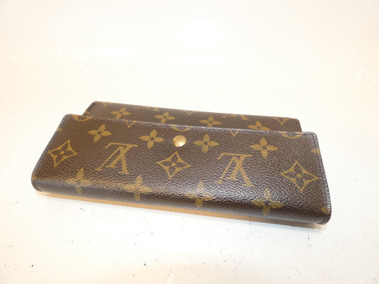 LOUIS VUITTON Monogram International Tri-fold Long Wallet