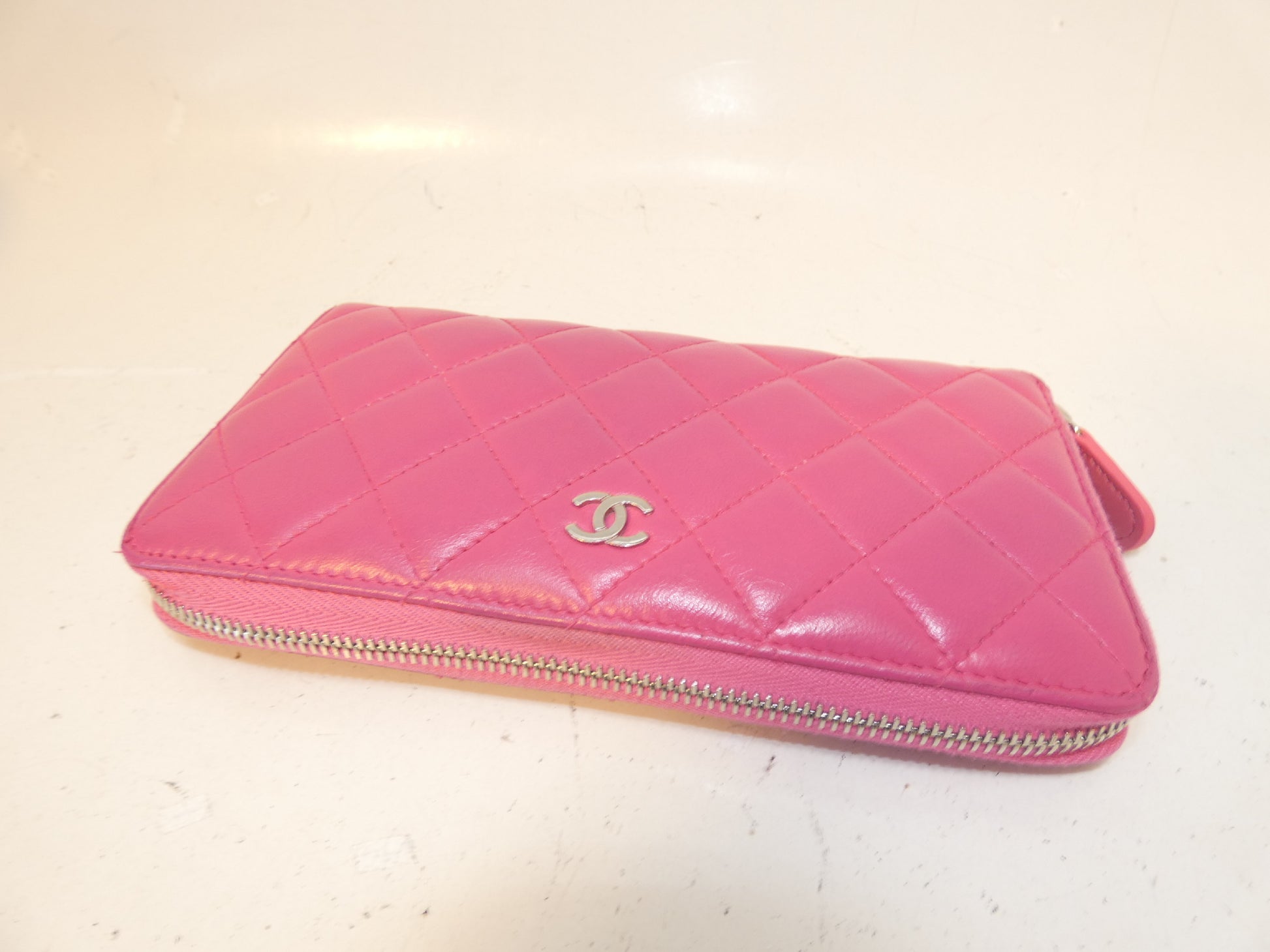 CHANEL Coco Matelasse Round Zipper Long Wallet
