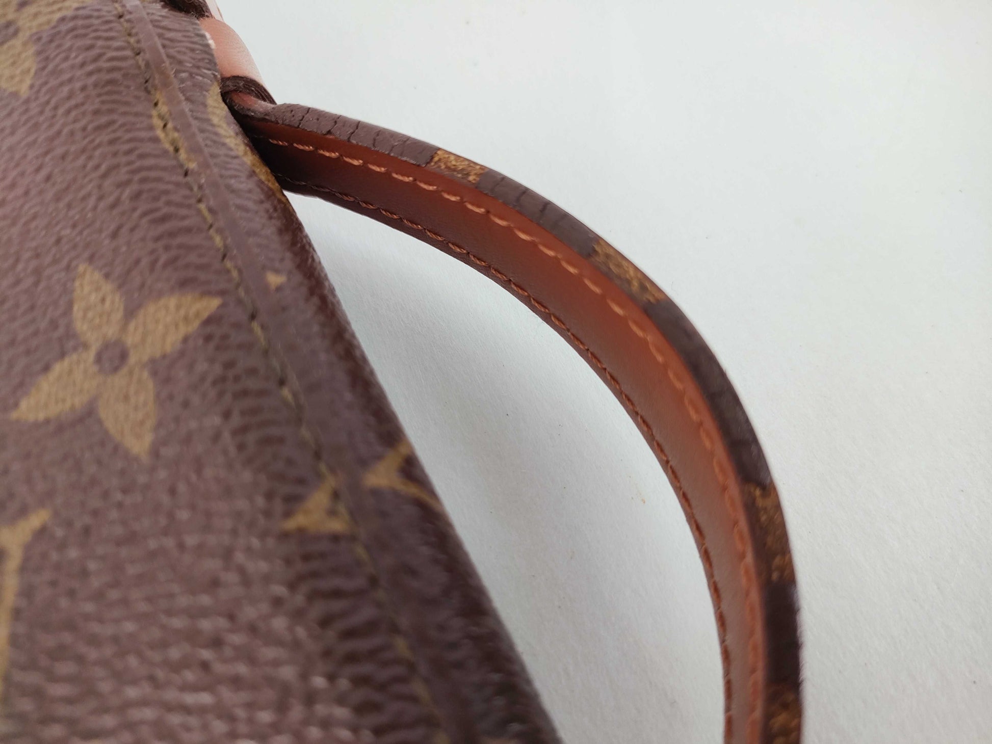 LOUIS VUITTON Monogram Escapade Organizer Second Bag